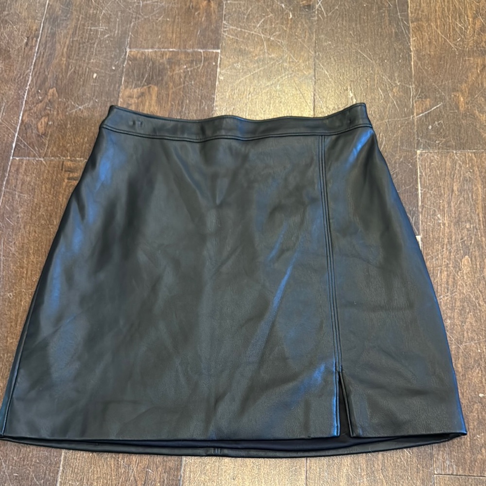 Hollister Black Mini Pencil Skirt with Slit